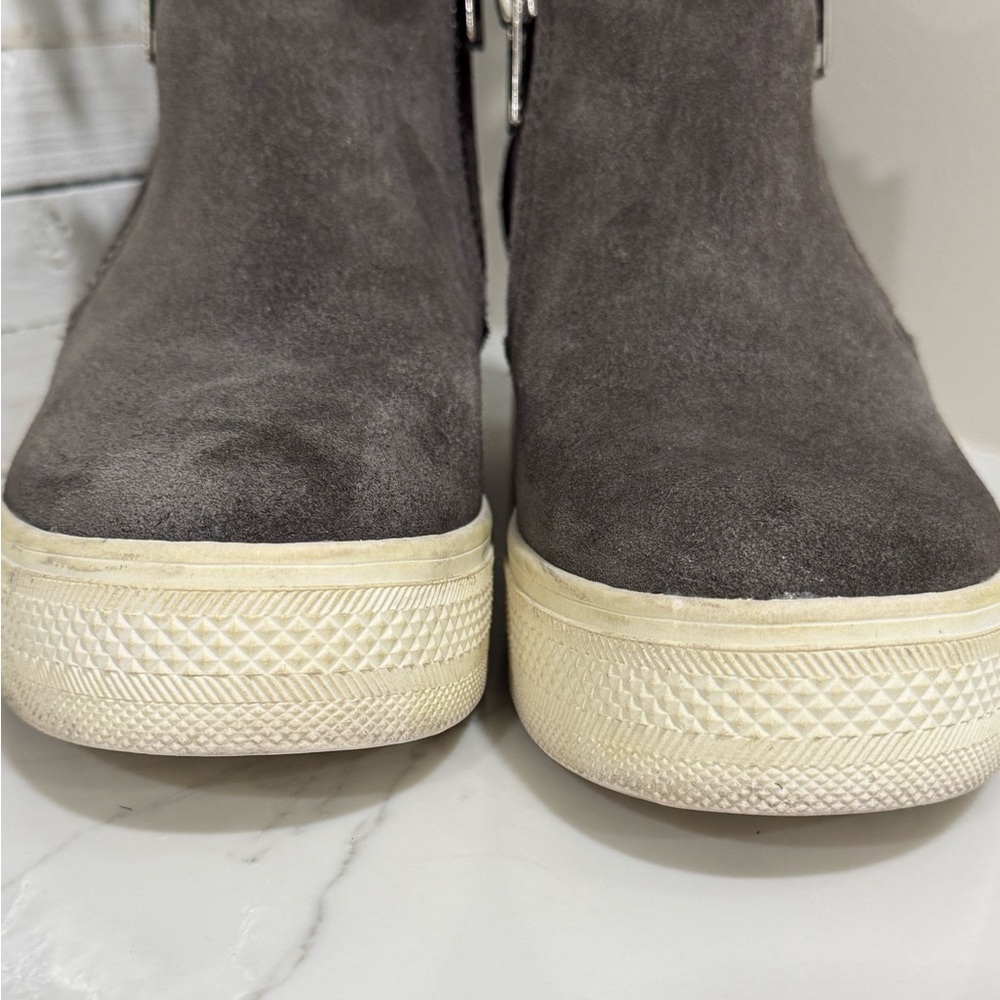 💙2 for $12 Steve Madden Wedgie Platform Sneakers Ankle Booties Gray Suede Sz 6 - Picture 4 of 11